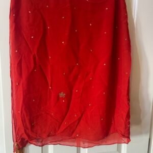 Czerwona chusta ozdobiona zlotem X009 (+)